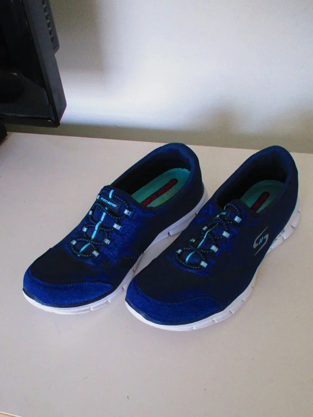 Skechers Dual Lite Memory Foam Womens Navy Textile Fashion Sneaker - Size 9 Wide
